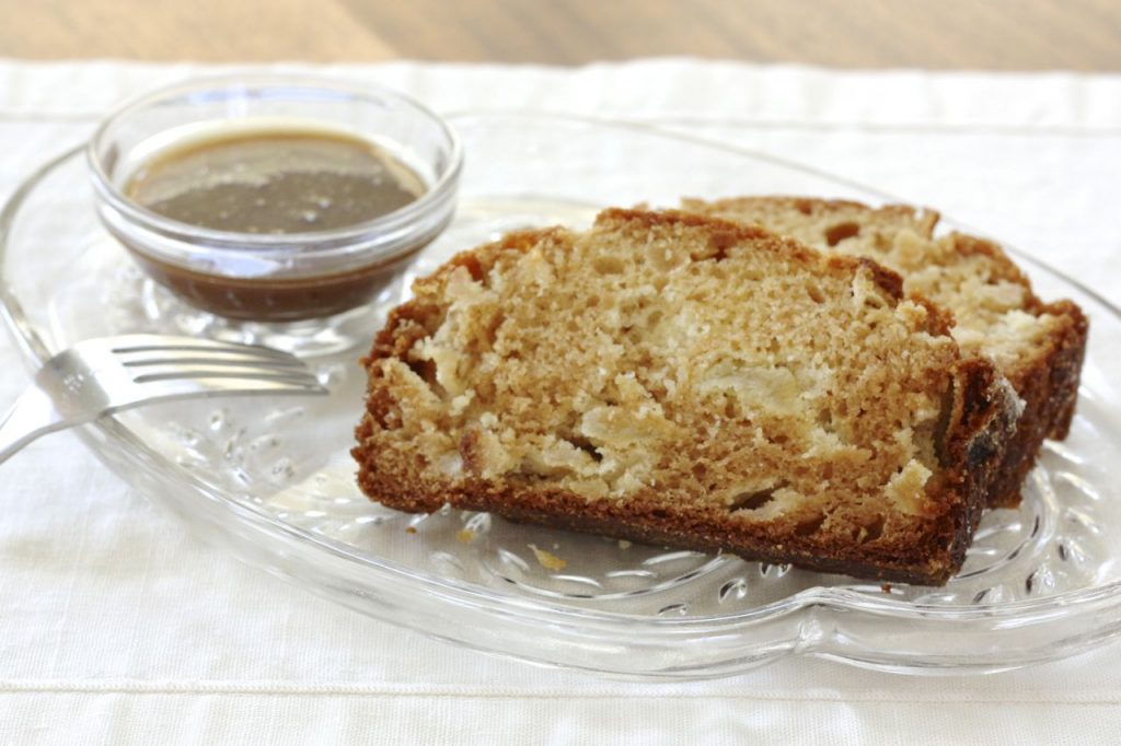 Apple Caramel Amish Friendship Bread | friendshipbreadkitchen.com