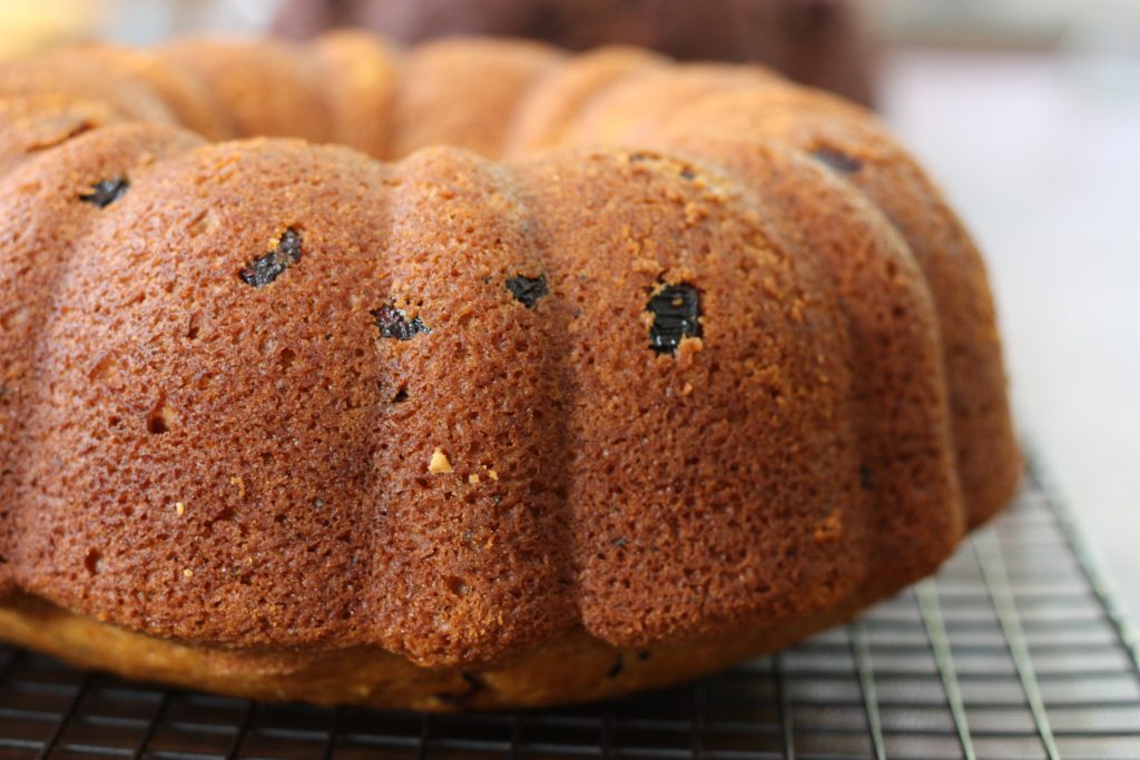 Lemon Cranberry Amish Friendship Bread Bundt Cake ♥ friendshipbreadkitchen.com