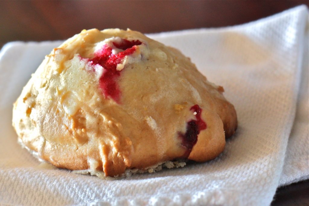 Amish Friendship Bread Cranberry Drop Scone Recipe ♥ friendshipbreadkitchen.com