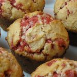 Strawberries and Cream Amish Friendship Bread Muffins | friendshipbreadkitchen.com