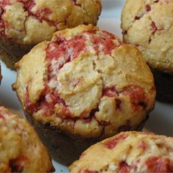 Strawberries and Cream Amish Friendship Bread Muffins
