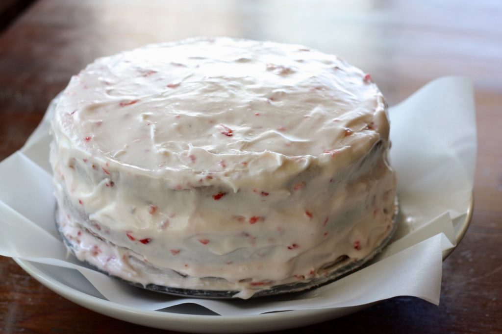 Strawberry Limeade Amish Friendship Bread Cake ♥ friendshipbreadkitchen.com