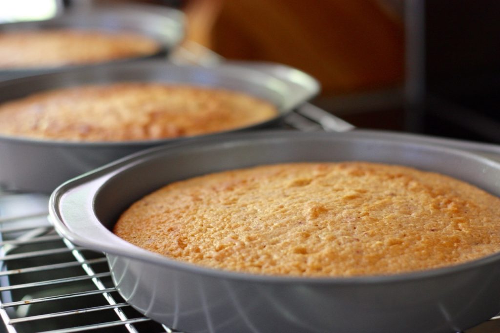 Strawberry Limeade Amish Friendship Bread Cake ♥ friendshipbreadkitchen.com