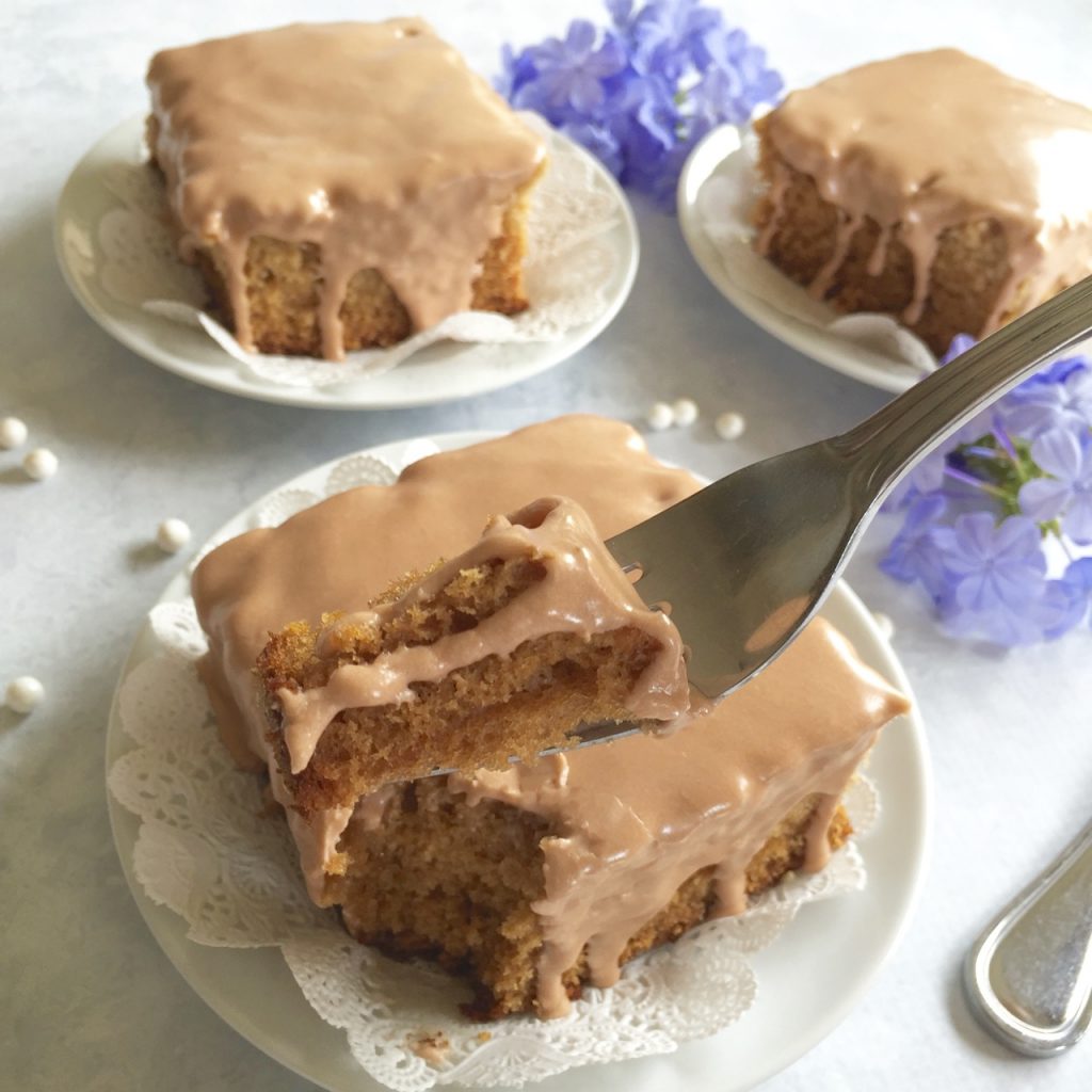 Earl Grey Amish Friendship Bread Tea Cake | friendshipbreadkitchen.com