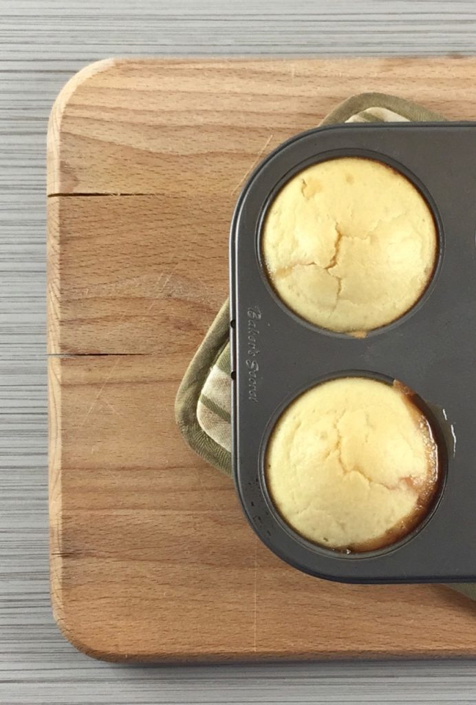 Mini Amish Friendship Bread Upside Down Pineapple Cakes | friendshipbreadkitchen.com