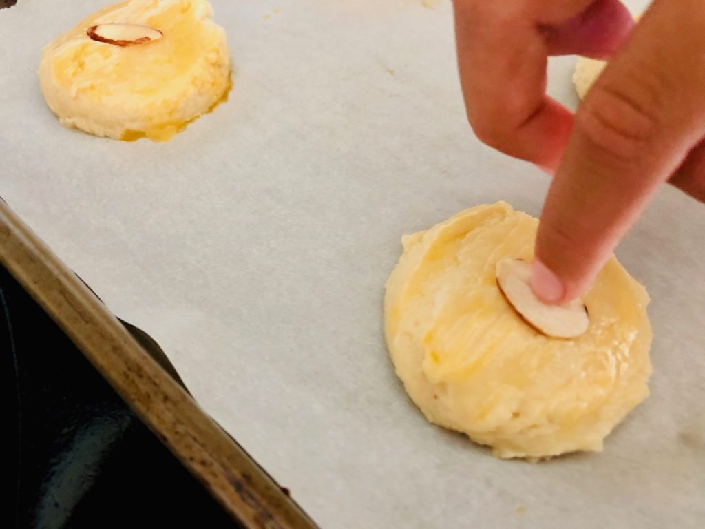 Amish Friendship Bread Chinese Almond Cookies | friendshipbreadkitchen.com