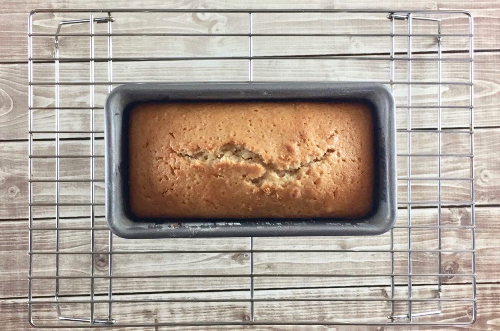 https://www.friendshipbreadkitchen.com/wp-content/uploads/2019/06/Lemon-Spice-Amish-Friendship-Bread-Visiting-Cake-1024x678.jpg