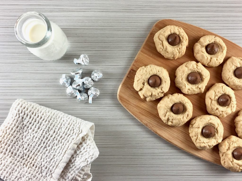 Amish Friendship Bread Peanut Butter Blossom Cookies | friendshipbreadkitchen.com